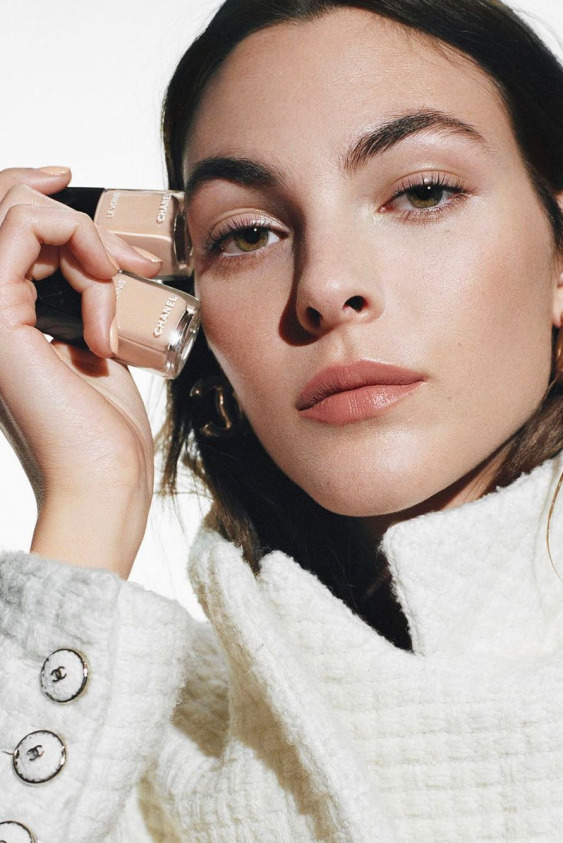 Sonbahar Manikürü: Sezonun Favori 14 Oje Rengi