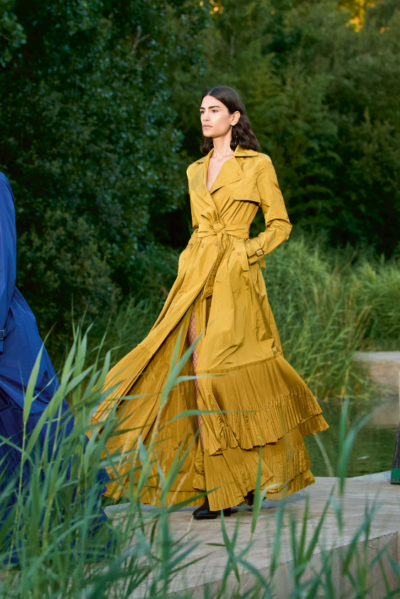 Giysilere Dönüşen Şiirler