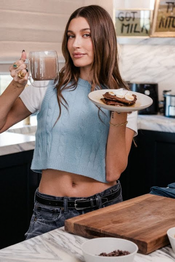 Hailey Bieber Bu Kez Mutfakta