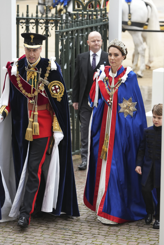 Kate Middleton, Taç Giyme Töreni'nde Yine Alexander McQueen Tercih Etti