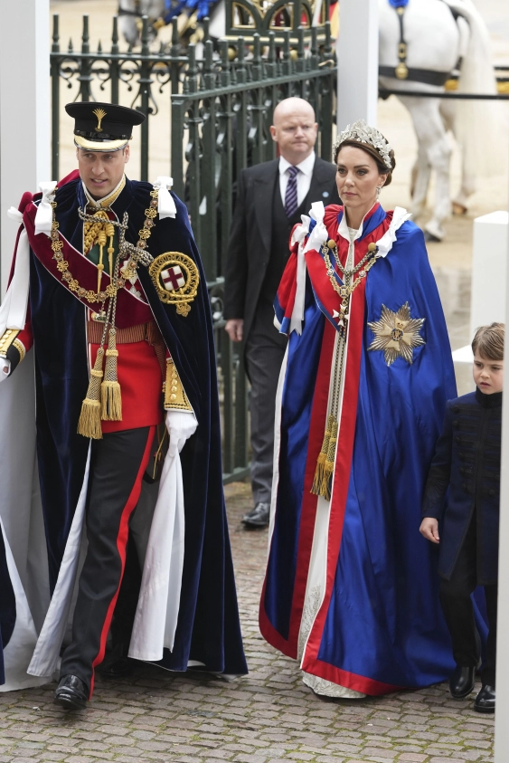 Kate Middleton, Taç Giyme Töreni'nde Yine Alexander McQueen Tercih Etti