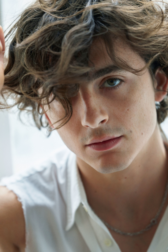 Timothée Chalamet, Chanel ile Yeni Kampanyasını, Scorsese Çekimlerini ve Güncel Projelerini Anlatıyor