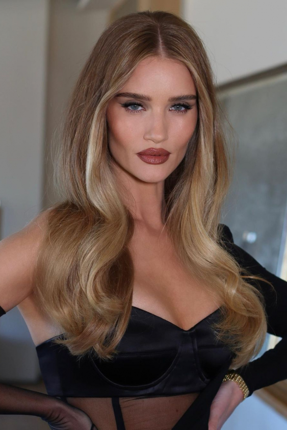 Rosie Huntington-Whiteley'den Marianne Theodersen'e Haftanın Güzellik Instagram'ları