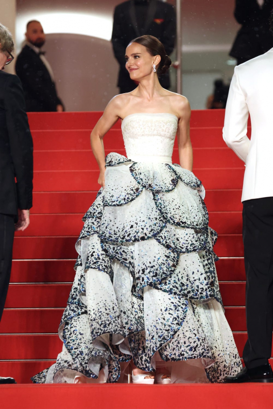 Natalie Portman, 1949 Yapımı Dior ile Cannes'da