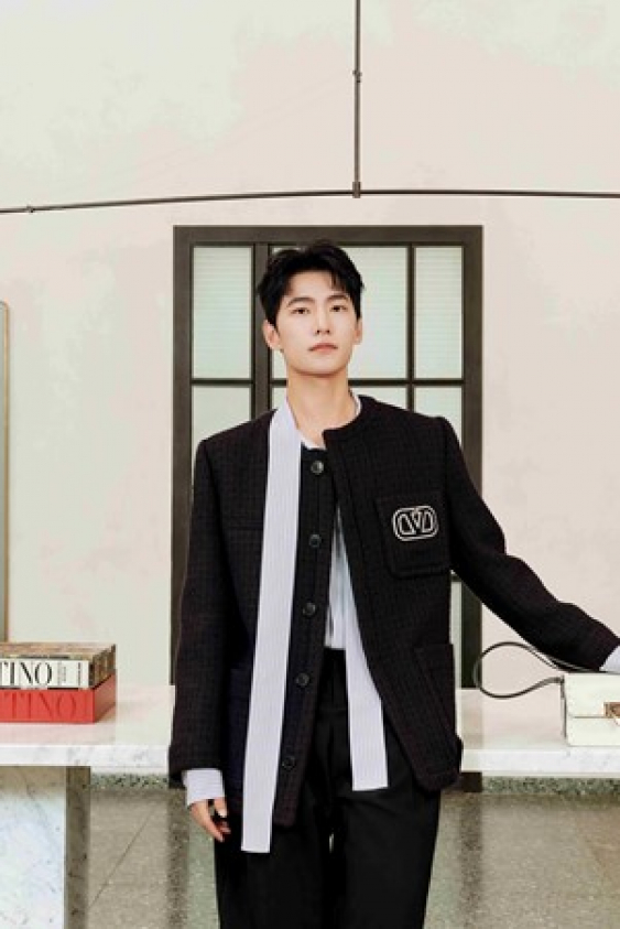 Valentino Yeni Marka Elçisi Aktör Yang Yang’ı Resmi Olarak Duyurdu