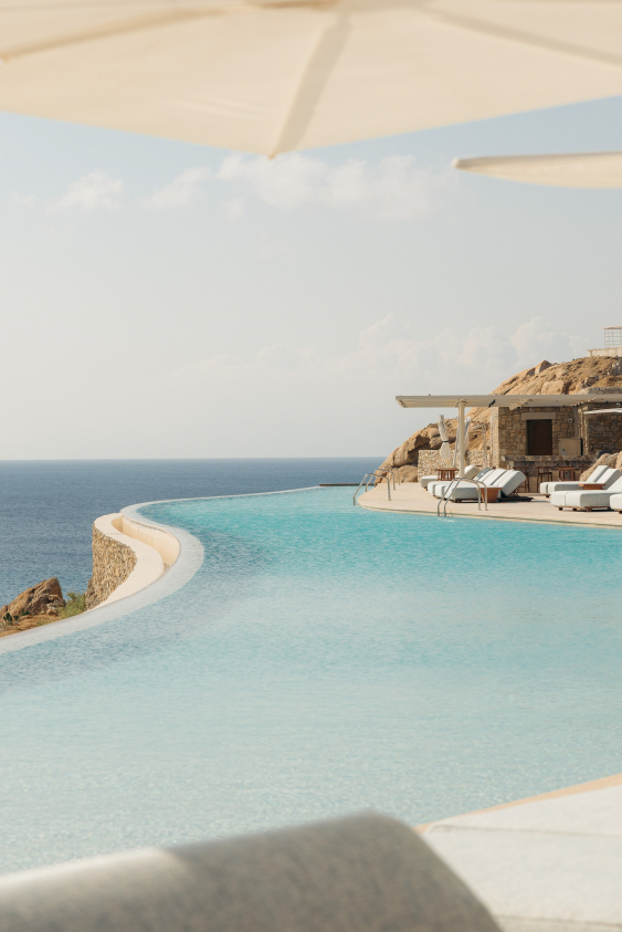 Vogue’un Güncel Mikonos Keşif Rehberi