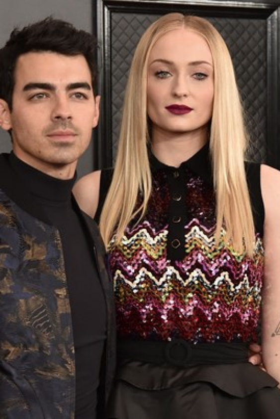 Joe Jonas ve Sophie Turner Birlikteliklerini Sonlandırıyor