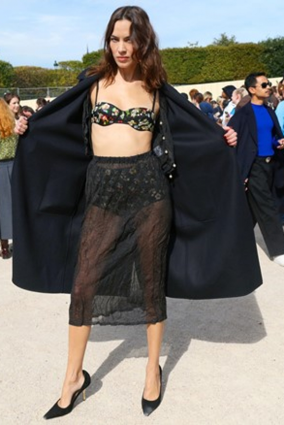 Paris Moda Haftası'nda Bralet Üstler Öne Çıkıyor