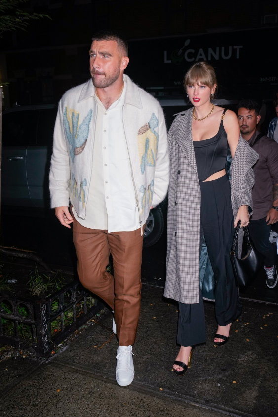 Taylor Swift ve Travis Kelce İlk Kez El Ele Görüntülendi