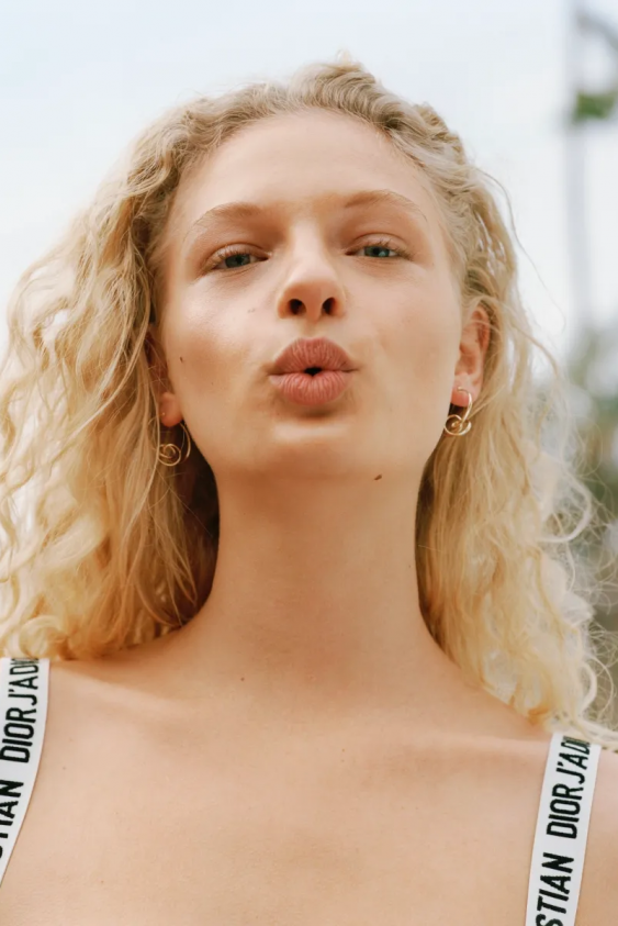 Cilt Rutininde Ezber Bozan Skin Tint'leri