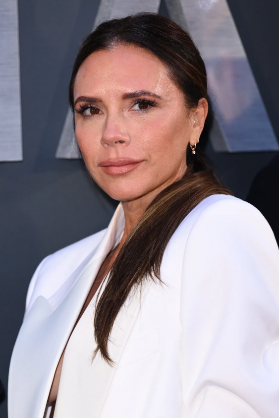 Victoria Beckham 3 Adımda Cildi Parlatan Bakım Rutinini Paylaşıyor