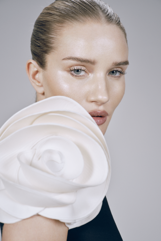 Rosie Huntigton-Whiteley'nin Yer Aldığı Vogue Icon'un Yeni Sayısı Çıktı