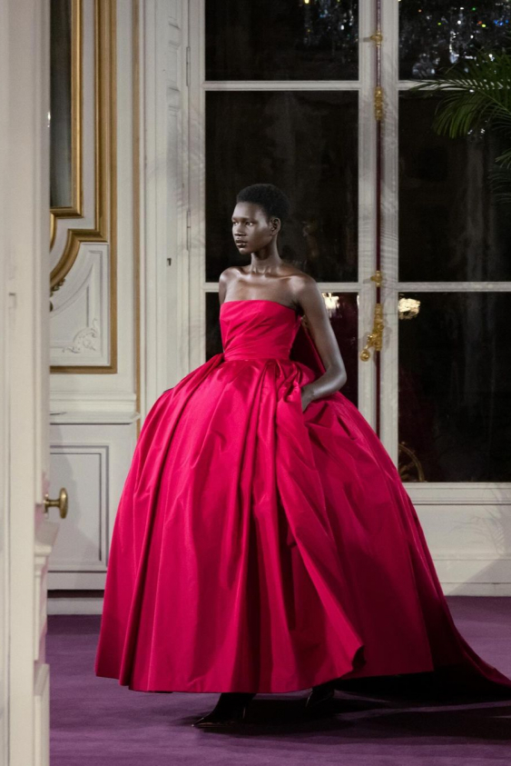 2024 İlkbahar/Yaz Paris Haute Couture Moda Haftası’nda Öne Çıkanlar