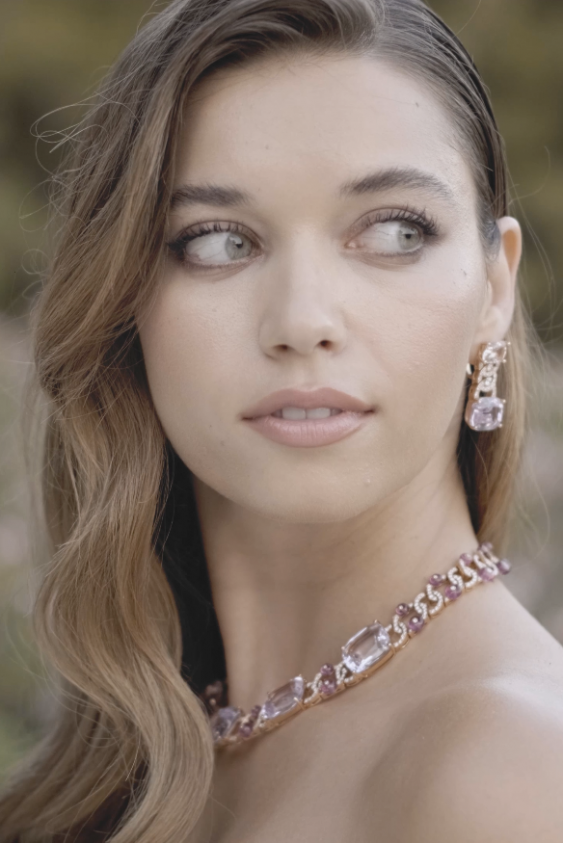 Parıltısıyla Göz Kamaştıran Bir Gece