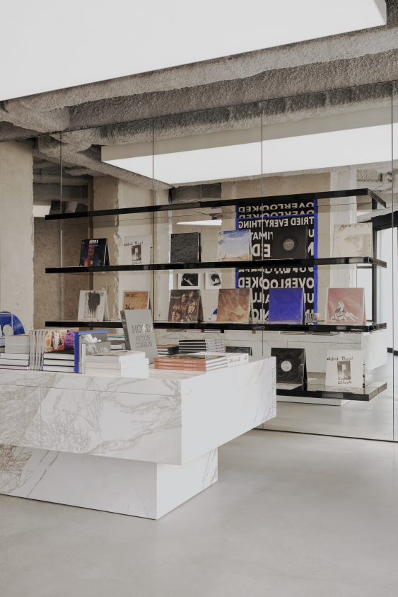 Paris'te Sıradışı Bir Kitapçı