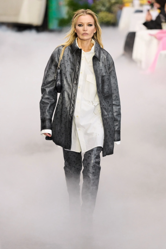 Marine Serre Defilesinde Yürüyen Kate Moss Muydu?