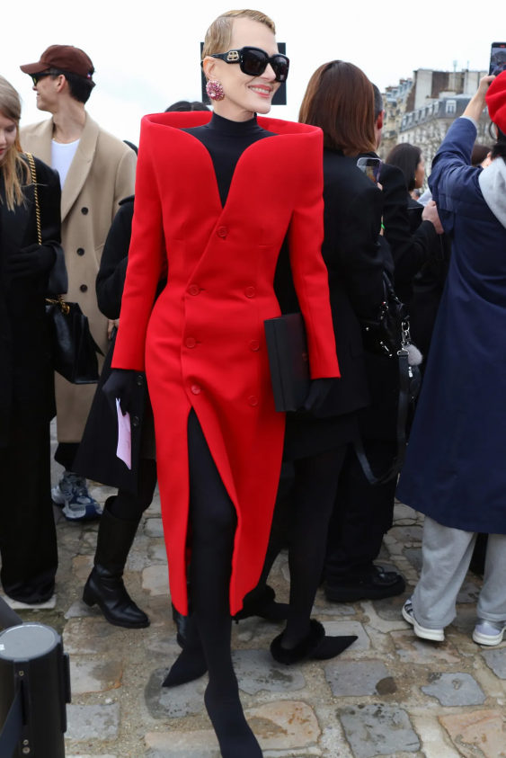 Sokak Stili: 2024-25 Sonbahar/Kış Paris Moda Haftası