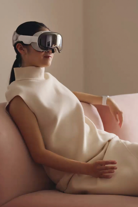 Apple Vision Pro Devrimi: Günlük Yaşamı, Perakende Alışkanlıklarını ve Moda Sınırını Dönüştürmek