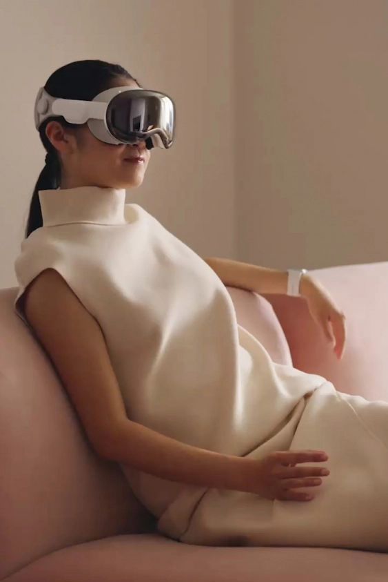 Apple Vision Pro Devrimi: Günlük Yaşamı, Perakende Alışkanlıklarını ve Moda Sınırını Dönüştürmek