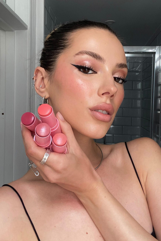 TikTok'un Yeni Güzellik Trendi: Alışveriş Yapmıyoruz!