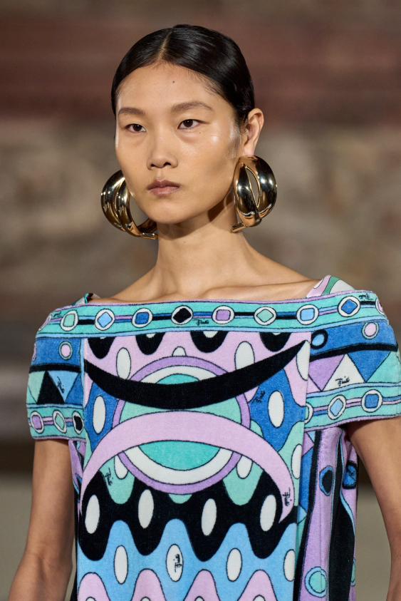 2024 İlkbahar-Yaz Sezonunun Takı Trendi: Supersize