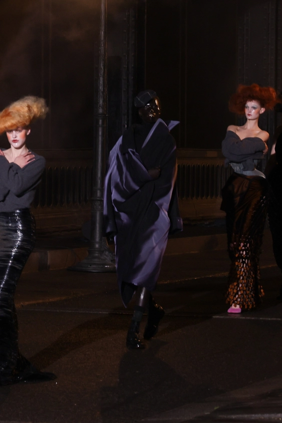 Teatral Romantik: John Galliano