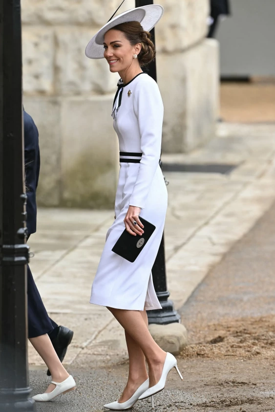 Kate Middleton Kamu Görevlerine Geri Döndü