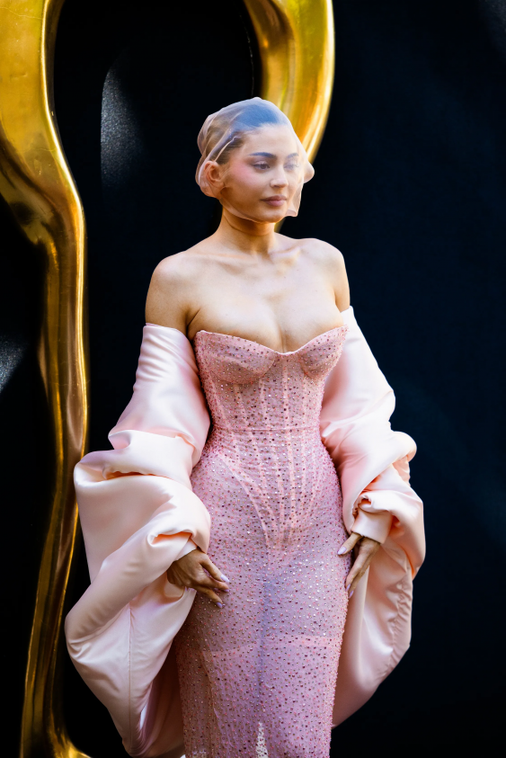 2024-25 Sonbahar/Kış Paris Haute Couture Moda Haftası'nın Ön Sıra Konukları