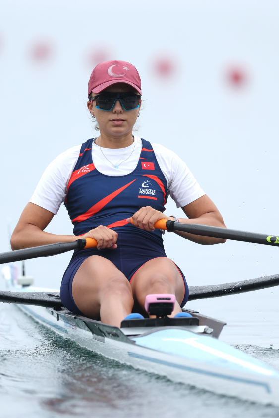 Milli kürekçimiz Elis Özbay: “Paris'te ülkemi en iyi şekilde temsil etmek istiyorum.”