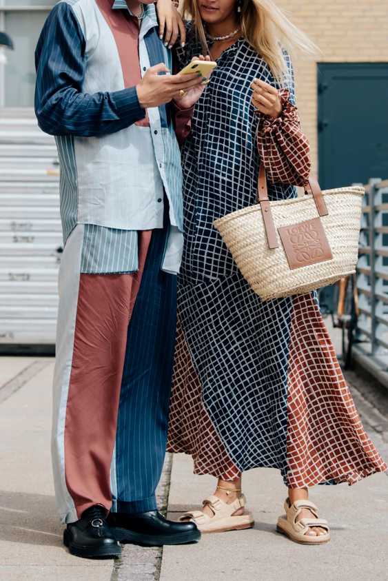 Eski Sevgilinize Mesaj Atmadan Duramıyorsanız “Phone Graveyard”ı Deneyin