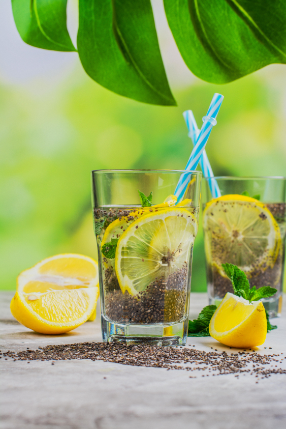 Chia Tohumlu Limonlu Su: Viral Kilo Verme Trendi