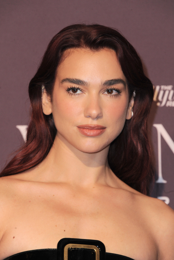 Dua Lipa'nın Bakım ve Güzellik Ritüeli Dua Lipa'nın Bakım ve Güzellik Ritüeli
