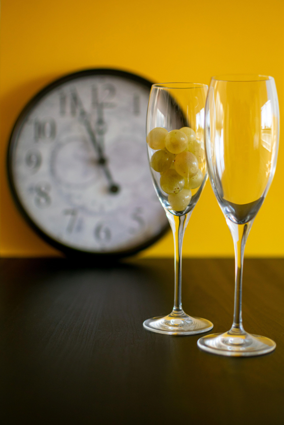 Masa Altında 12 Üzüm Yeme Ritüeli Hakkında Tüm Bildiklerimiz