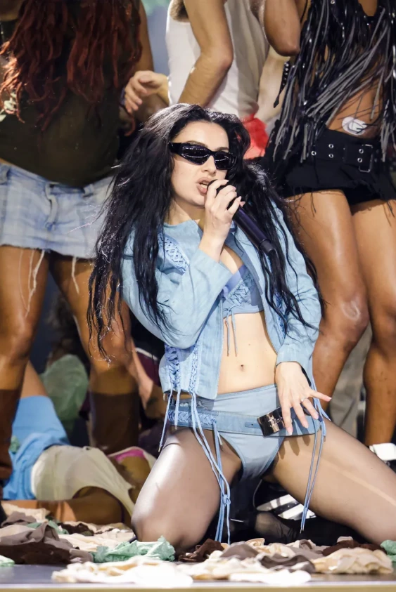 “Indie Sleaze”  Moda Akımının Yükselişi