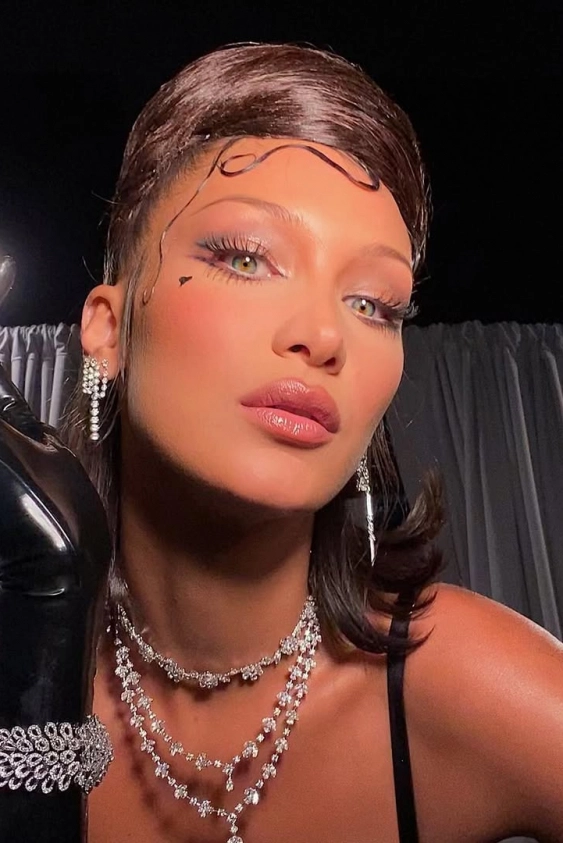 “Fishtail Eyeliner” Trendi