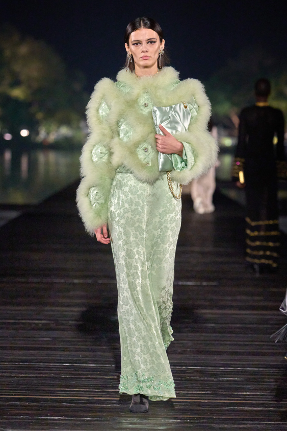 Chanel’in 2024/25 Métiers d’Art Koleksiyonu ile Şiirsel Bir Yolculuk