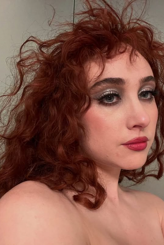 “Angsty Hair” Trendi: Güzellik Dünyasında Asi Bir Rüzgar