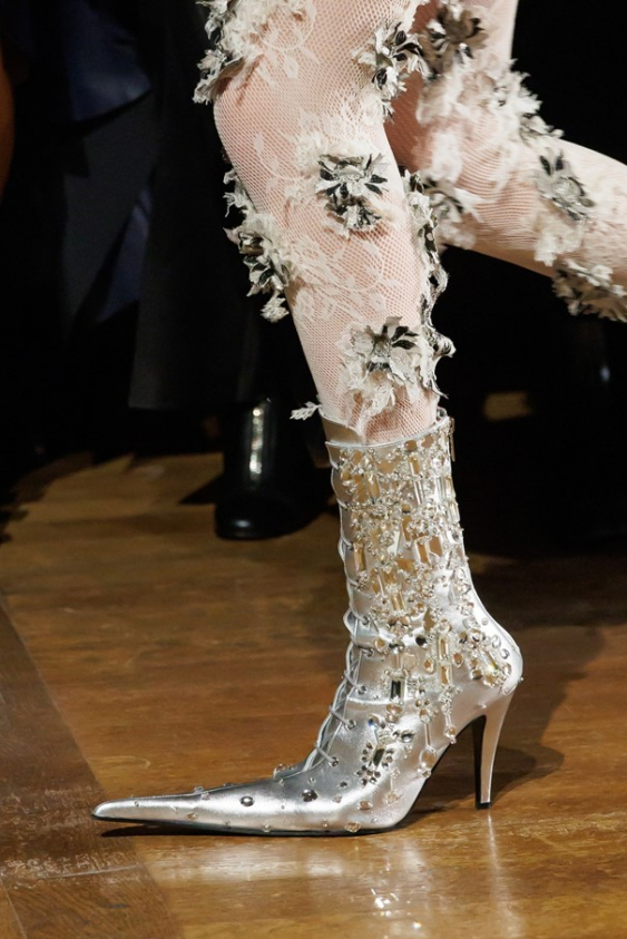 Uzun Burunlu Ayak İzleri Orta Çağ’dan Günümüze Taşınıyor