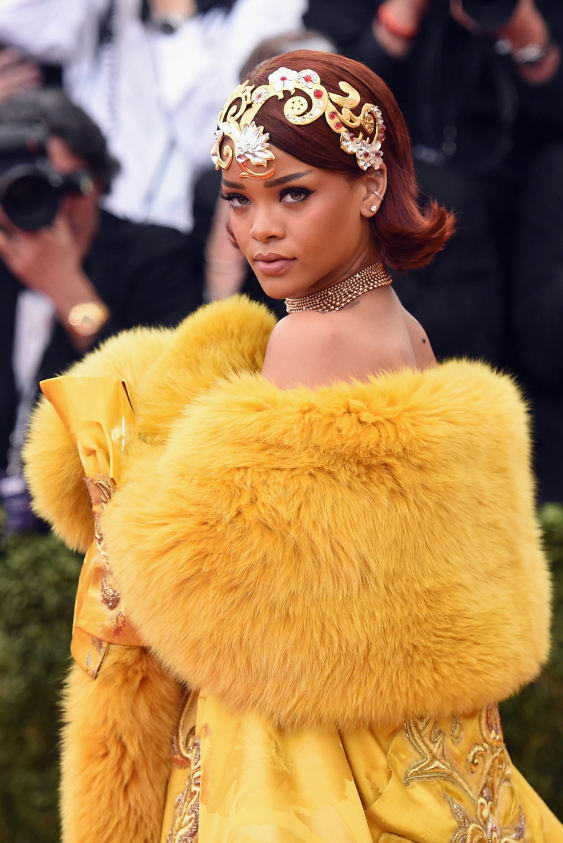 Rihanna’nın En İyi Met Gala Kırmızı Halı Görünümleri