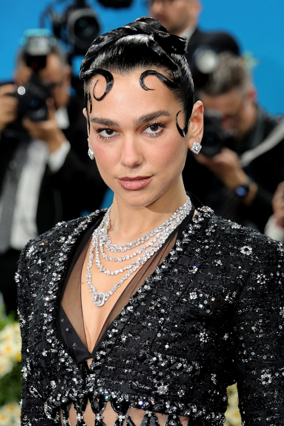 Met Gala 2025: Kırmızı Halının Dikkat Çeken Saç ve Makyajları