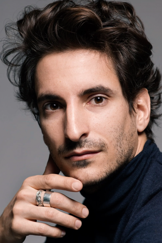 Görmenin Ötesinde: Prada Pazarlama Direktörü Lorenzo Bertelli ile Okyanus ve Lüks Eğitimi Üzerine