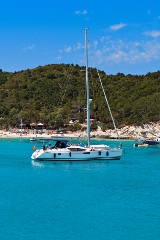 Yurtdışında Tekne Tatili Rotaları: Farklı Ülkelerden 7 Gizli Koy