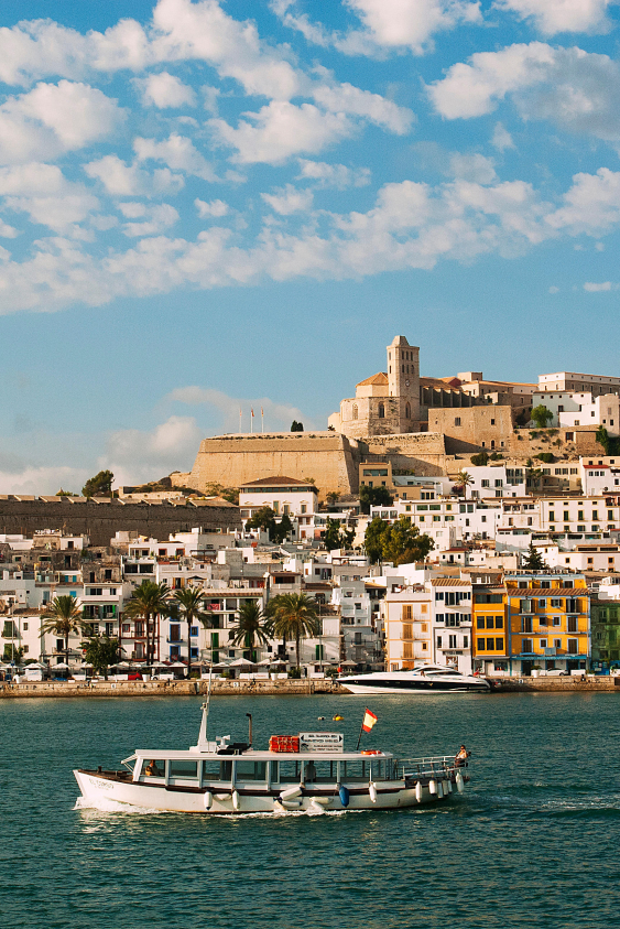 Tatilde Parti Ruhunu Arayanlara İbiza Rehberi