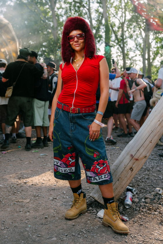 2025 Glastonbury Festivali’nde Moda Her Köşeye, Müzik Ruhlara İşledi