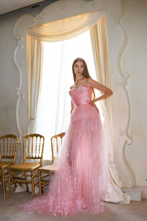 Backstage: 2025-26 Sonbahar/Kış Paris Haute Couture Moda Haftası