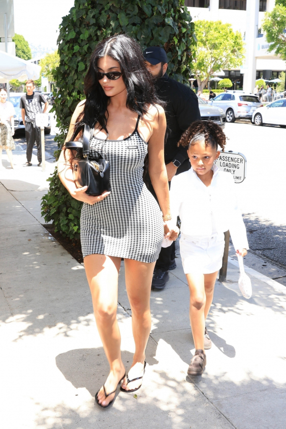 Kylie Jenner ve Stormi Webster'dan Anne-Kız Modası İçin Bir Önerme