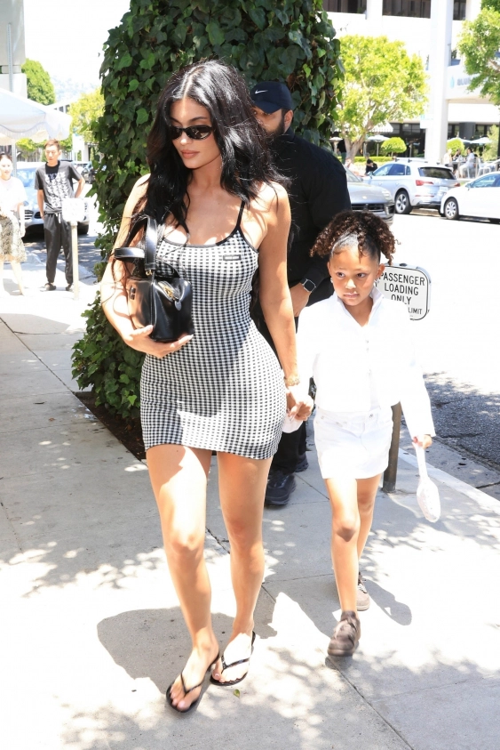 Kylie Jenner ve Stormi Webster'dan Anne-Kız Modası İçin Bir Önerme