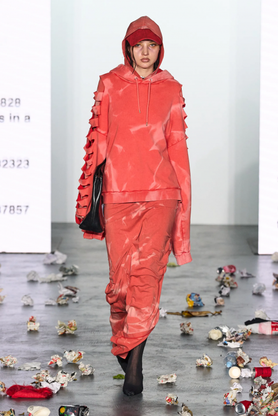 Trashcore: Modada Kontrollü Kaosun Yükselişi