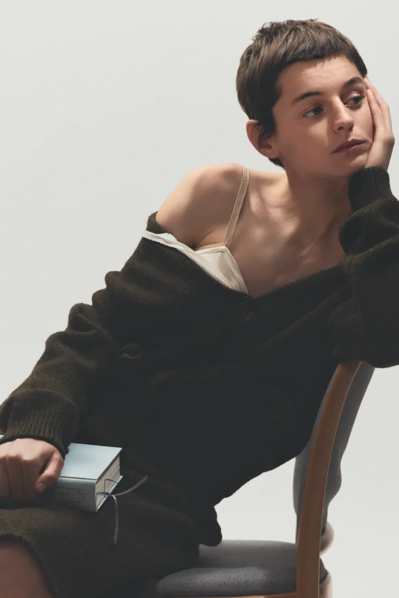 Emma Corrin, Favori Karakterlerinizin Hepsini Oynadığını Biliyor