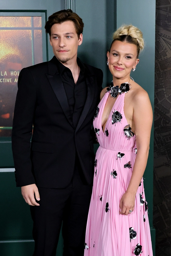 Millie Bobby Brown ve Jake Bongiovi Evlat Edinme Yoluyla Bir Bebek Sahibi Oldu